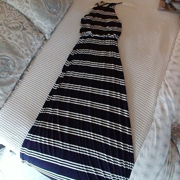 Loft Maxi Dress - Picture 3 of 4